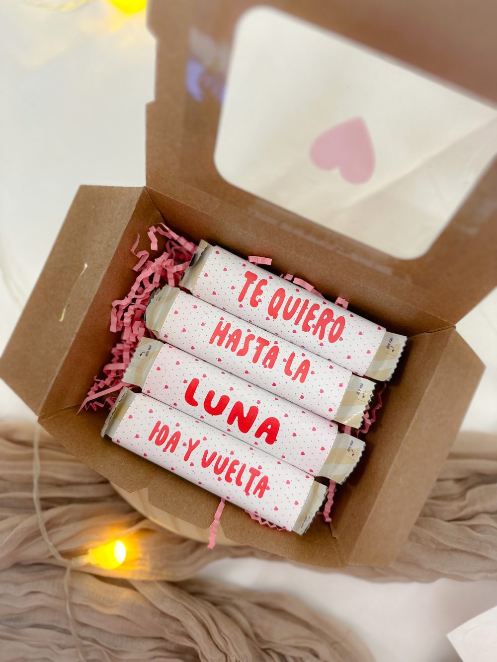 Kit de 4 huesitos con mensaje ‘Te quiero hasta la luna ida y vuelta’, ideal para regalo romántico