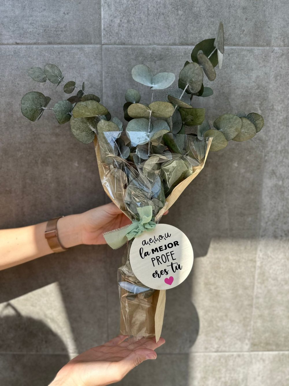 Ramo de flores preservadas para profesoras