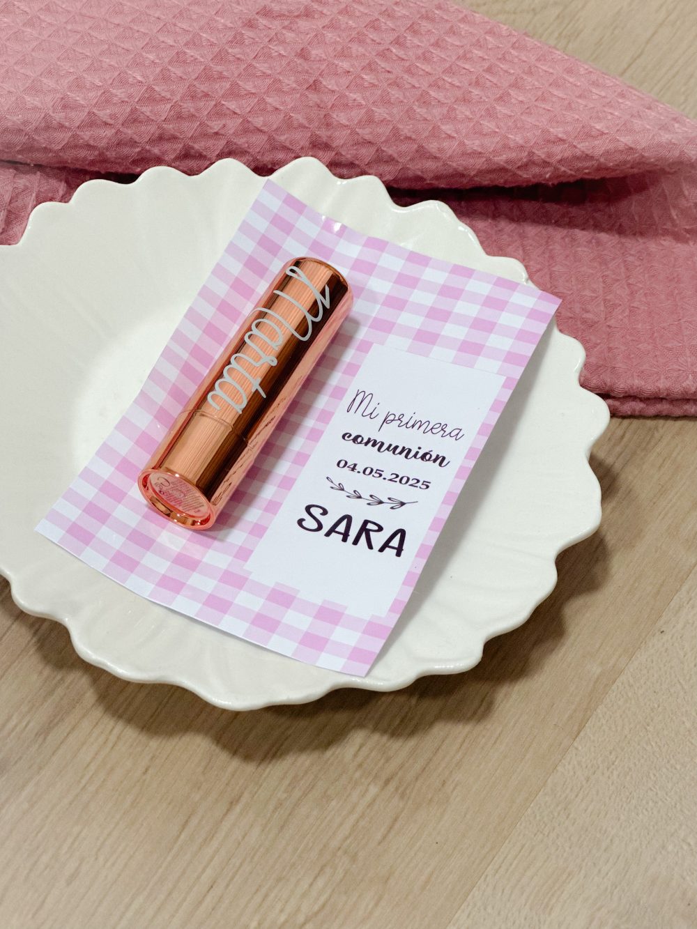 Alternative view of Bálsamos labiales personalizados Comunión