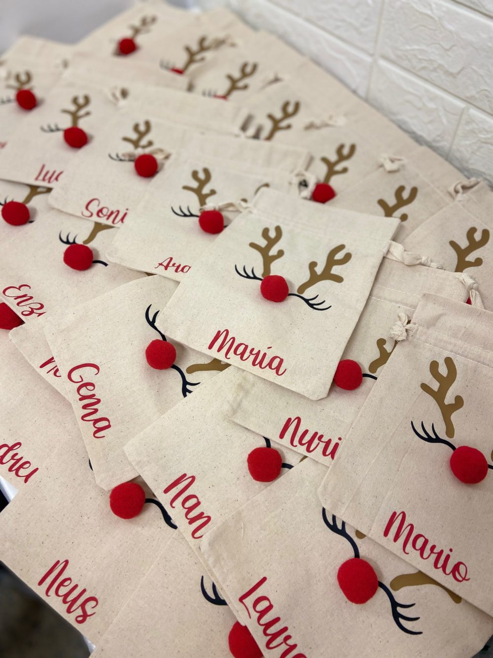 Alternative view of Saco de tela con chuches "Reno"